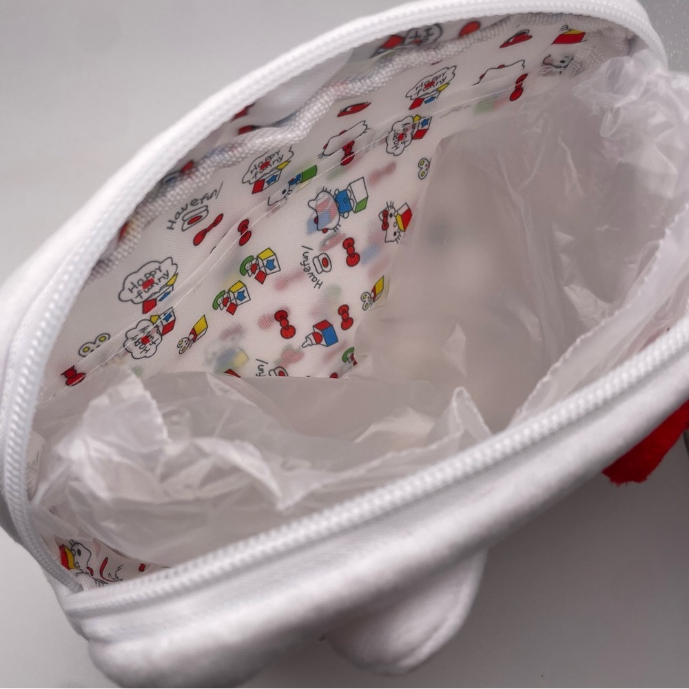 HELLO KITTY 💘| Plush Makeup Bag | Classic White (Brand New!) ✨ - Picture 7 of 8